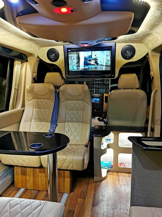 Sprinter VIP – TV ve karşılıklı oturma düzeni