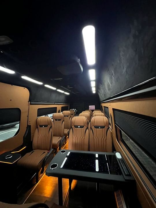 16 kişilik Sprinter VIP kabin