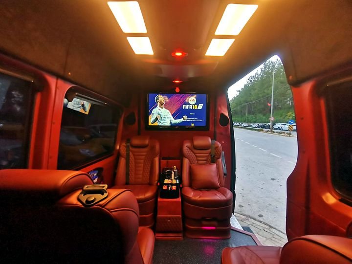 Mercedes V-Class Maybach – bej deri lounge kabin